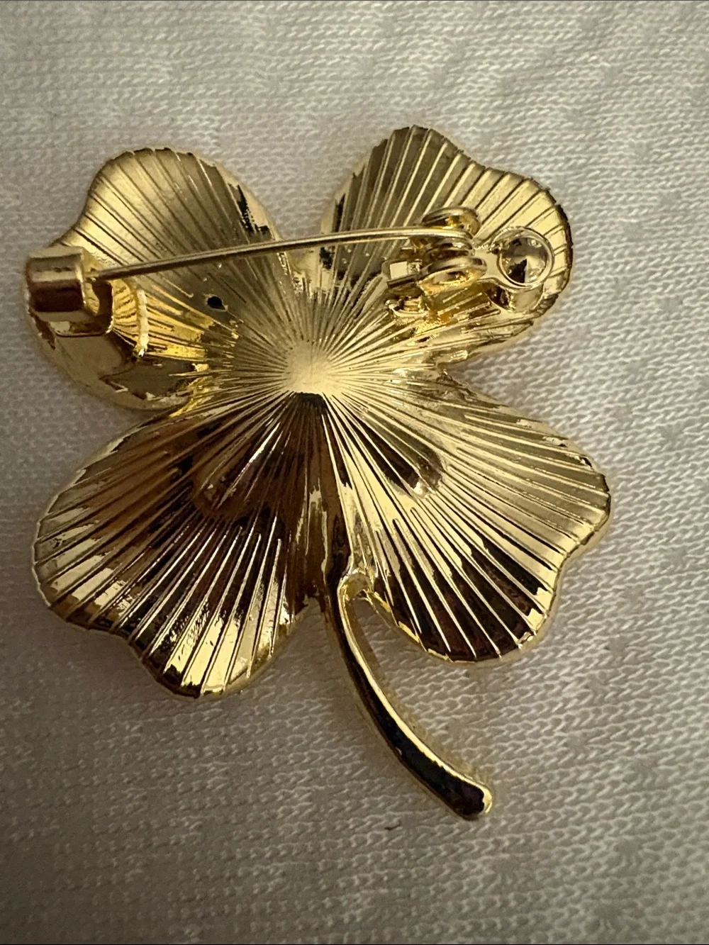 Pink Crystal Four-Leaf Clover Brooch - Sparkling Fashion Pin